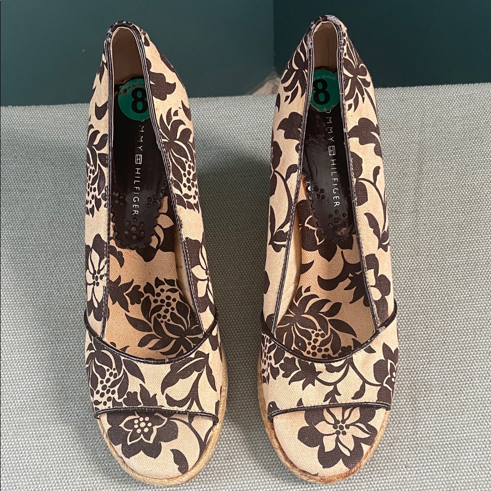 Tommy Hilfiger Women's Tan and Brown Floral Espadrilles
